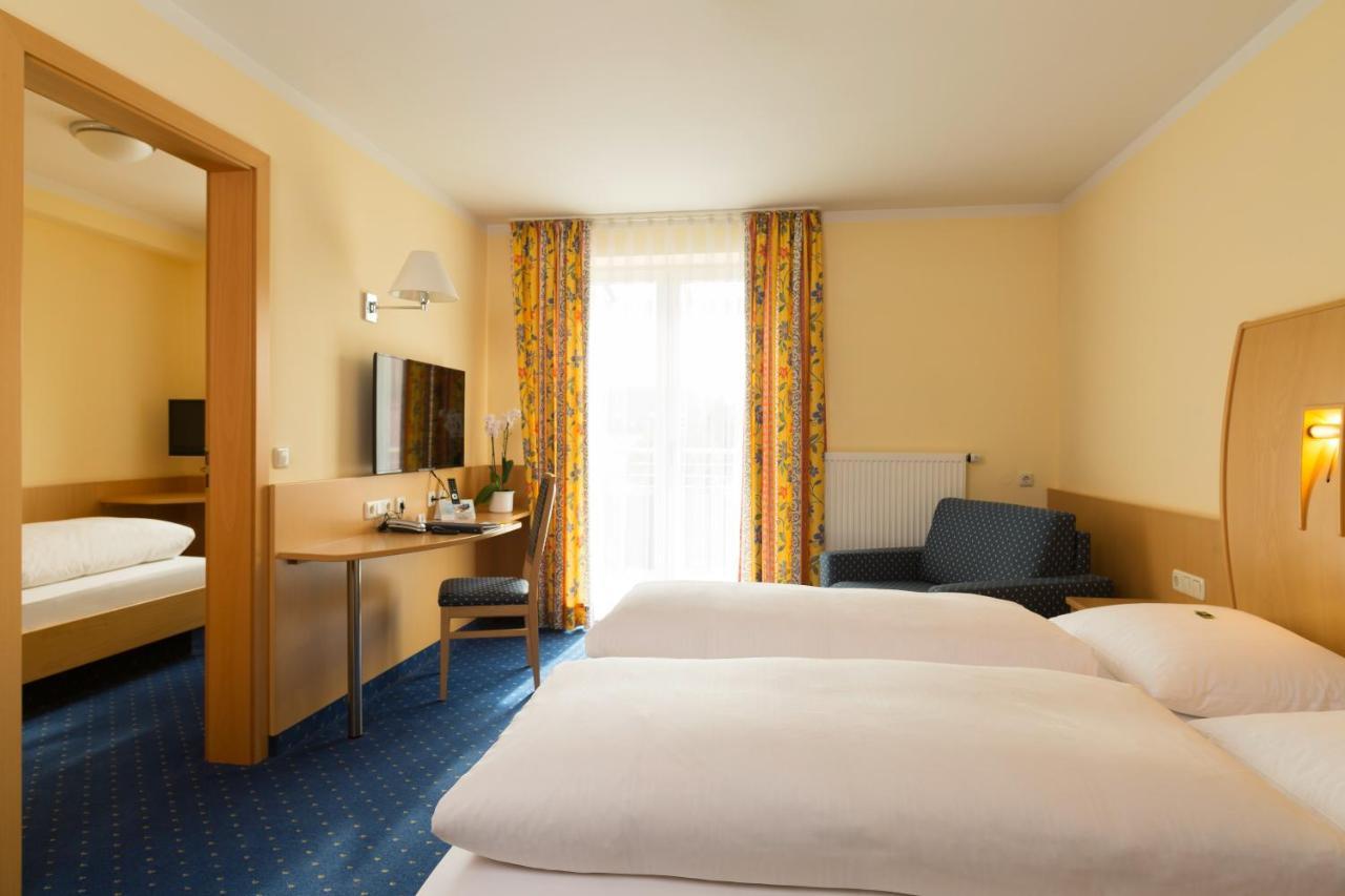 Landhotel Huberhof Allershausen Esterno foto