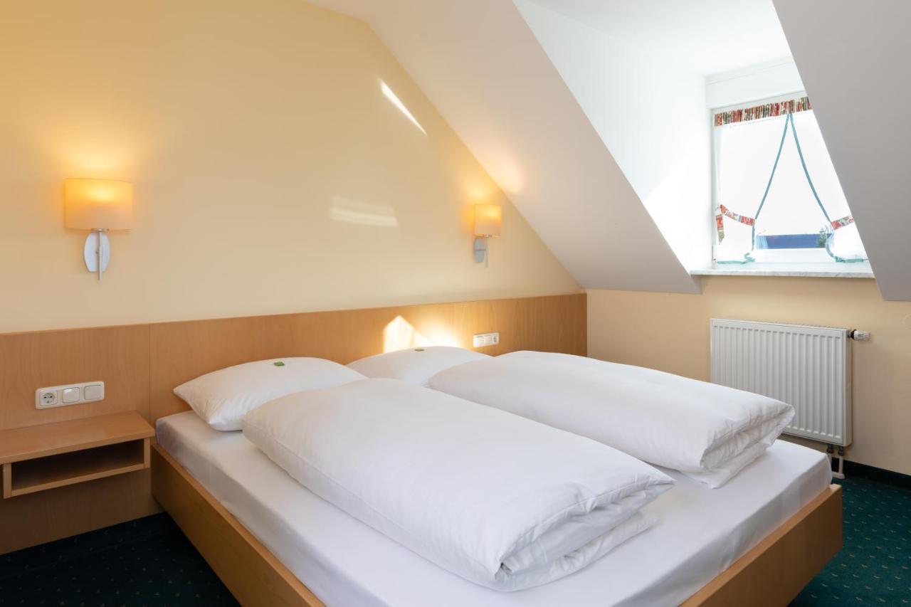 Landhotel Huberhof Allershausen Esterno foto