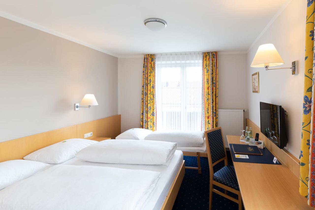 Landhotel Huberhof Allershausen Esterno foto